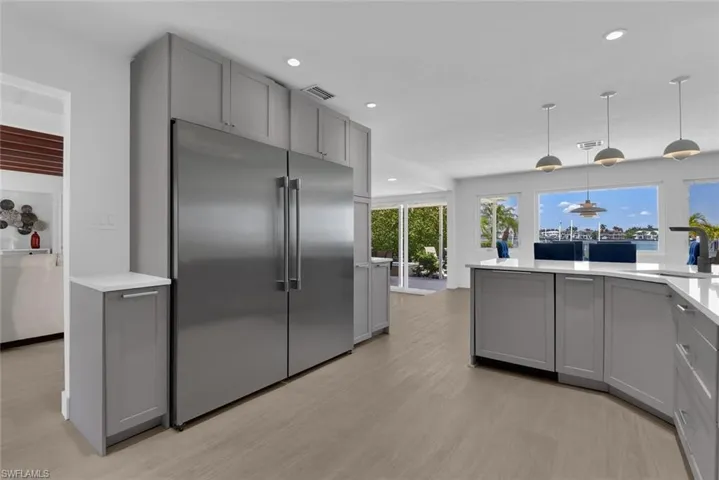 2143  Marina  DR, Naples, FL 34102