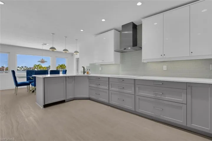 2143  Marina  DR, Naples, FL 34102