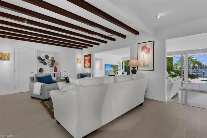 2143  Marina  DR, Naples, FL 34102