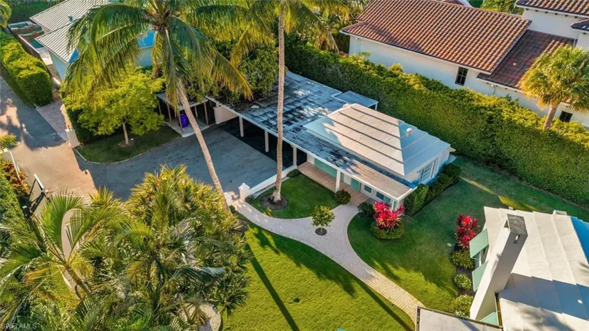 2143  Marina  DR, Naples, FL 34102
