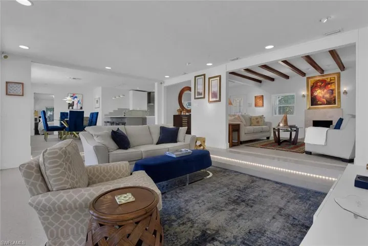 2143  Marina  DR, Naples, FL 34102