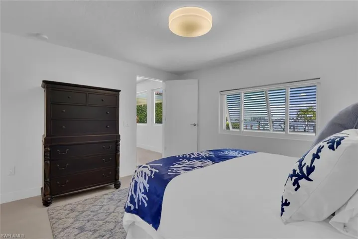 2143  Marina  DR, Naples, FL 34102