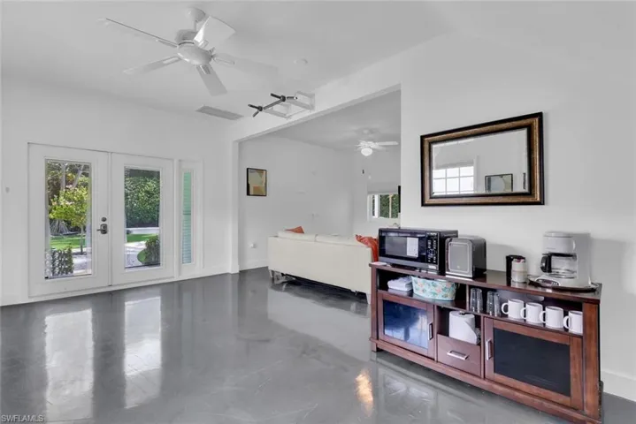 2143  Marina  DR, Naples, FL 34102