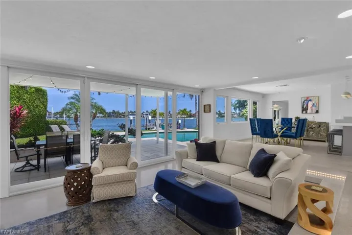 2143  Marina  DR, Naples, FL 34102