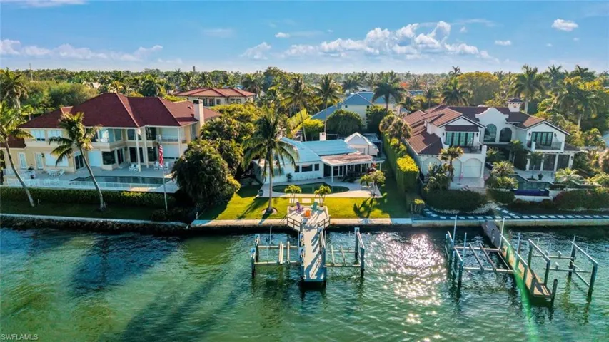 2143  Marina  DR, Naples, FL 34102