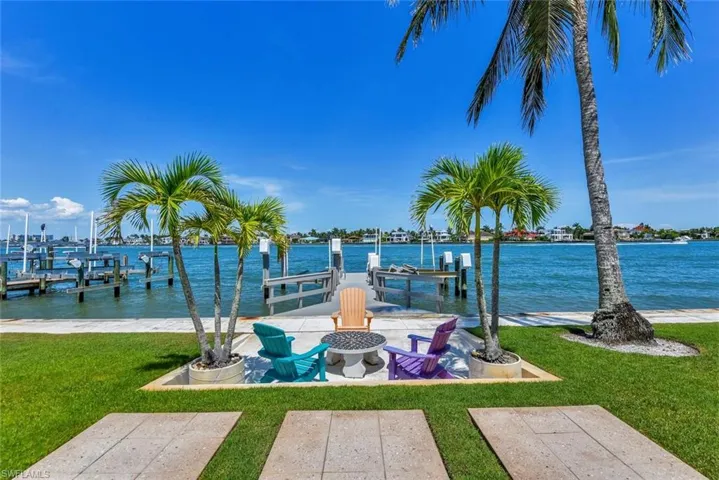 2143  Marina  DR, Naples, FL 34102
