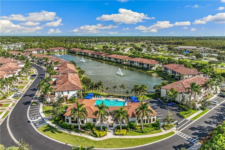 Amenities/community...lake & water features