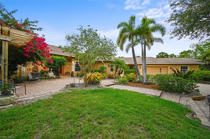 671  21st NW ST, Naples, FL 34120