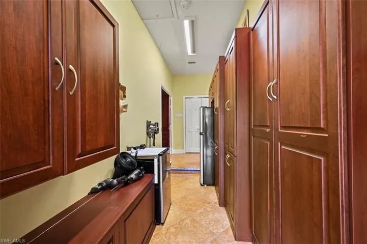 671  21st NW ST, Naples, FL 34120