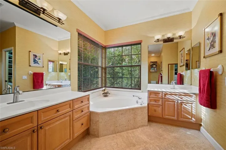 671  21st NW ST, Naples, FL 34120