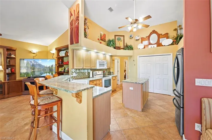 671  21st NW ST, Naples, FL 34120