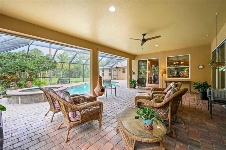 671  21st NW ST, Naples, FL 34120