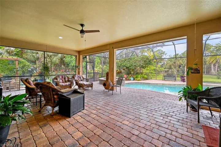 671  21st NW ST, Naples, FL 34120