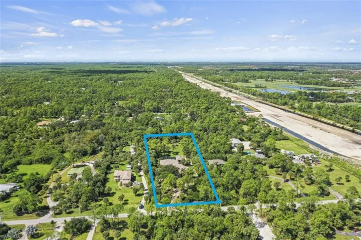 671  21st NW ST, Naples, FL 34120