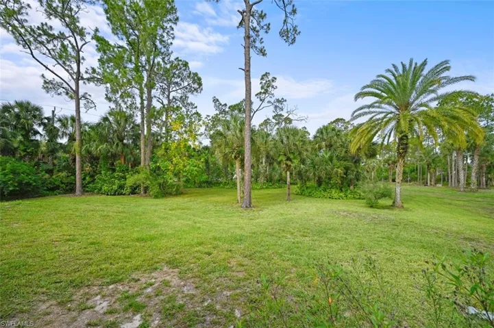671  21st NW ST, Naples, FL 34120