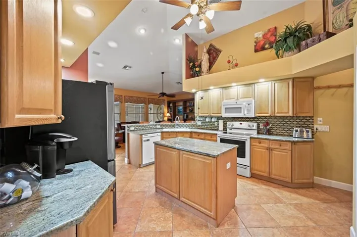 671  21st NW ST, Naples, FL 34120