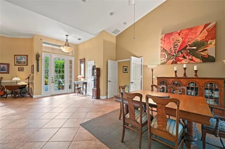 671  21st NW ST, Naples, FL 34120