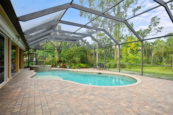 671  21st NW ST, Naples, FL 34120