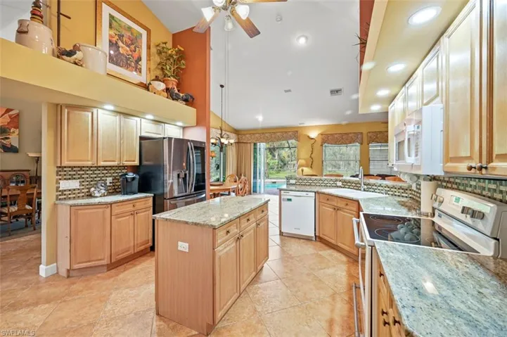671  21st NW ST, Naples, FL 34120