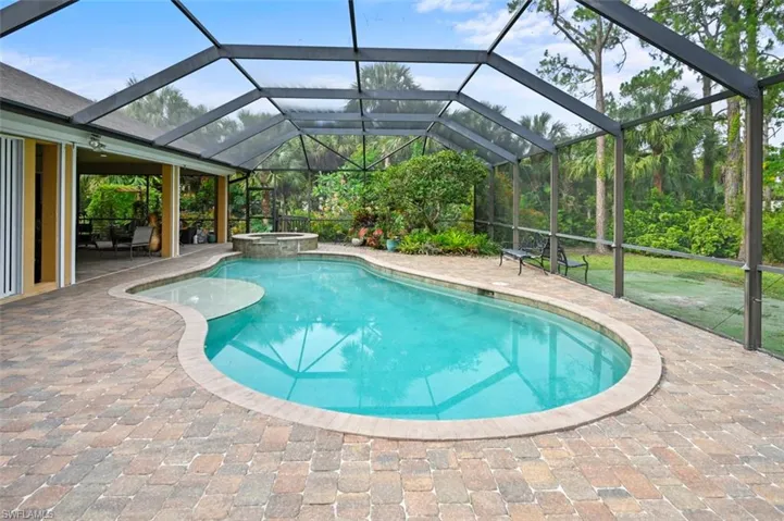 671  21st NW ST, Naples, FL 34120