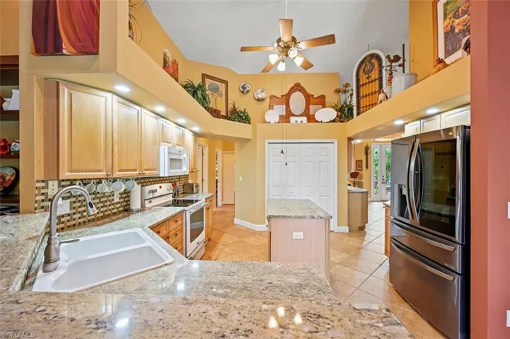 671  21st NW ST, Naples, FL 34120