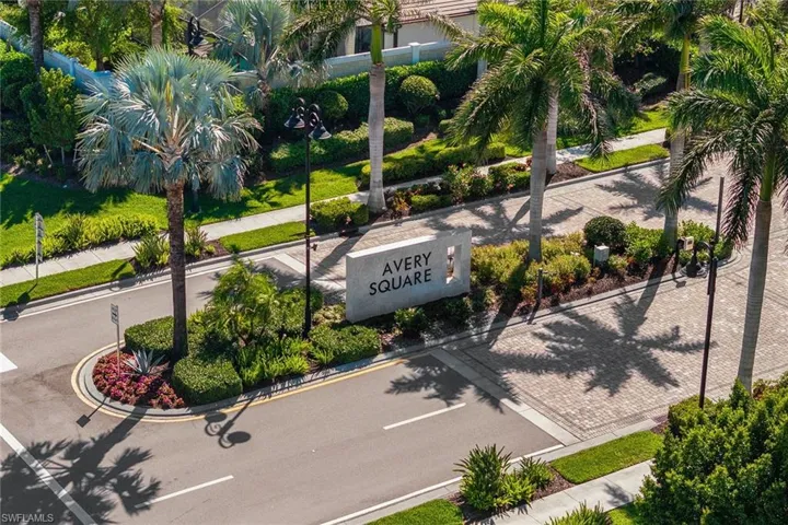 7253 Wilton Dr, Naples, Florida 34109