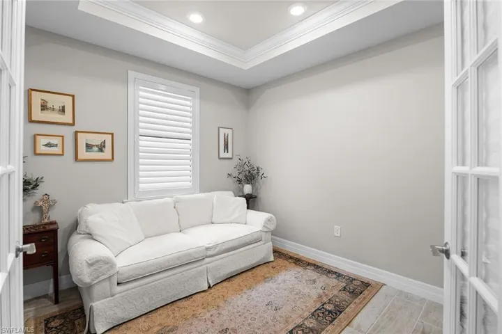 7253 Wilton Dr, Naples, Florida 34109