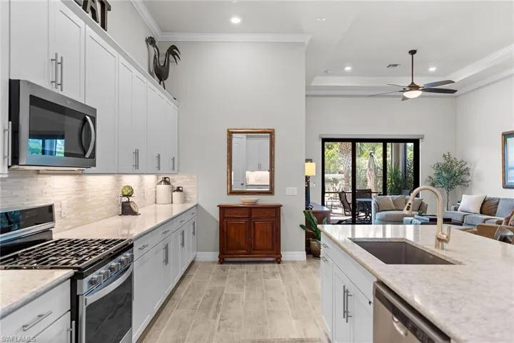 7253 Wilton Dr, Naples, Florida 34109