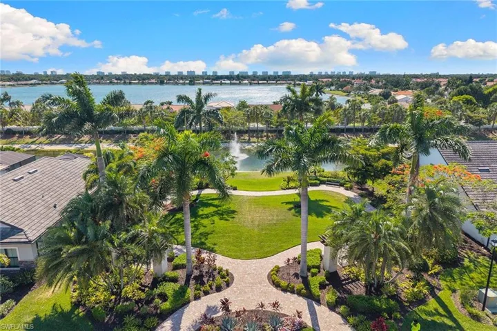 7253 Wilton Dr, Naples, Florida 34109
