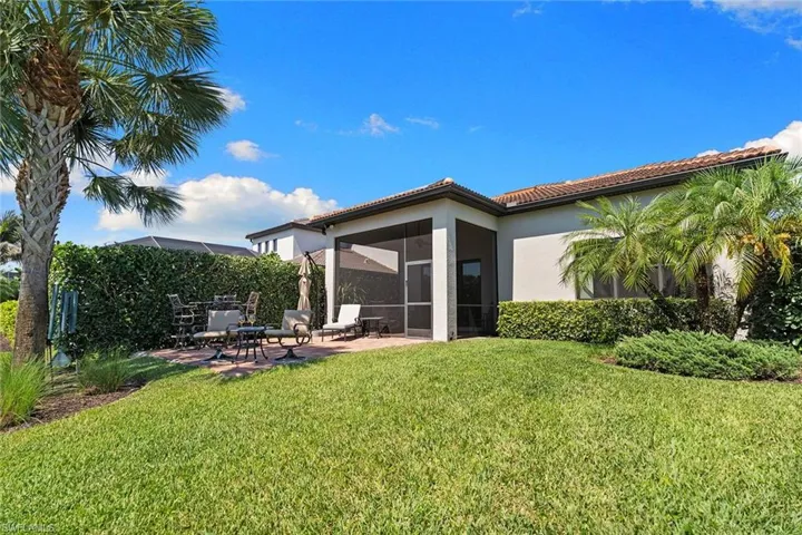 7253 Wilton Dr, Naples, Florida 34109