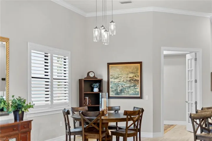 7253 Wilton Dr, Naples, Florida 34109