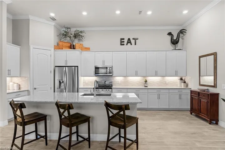7253 Wilton Dr, Naples, Florida 34109