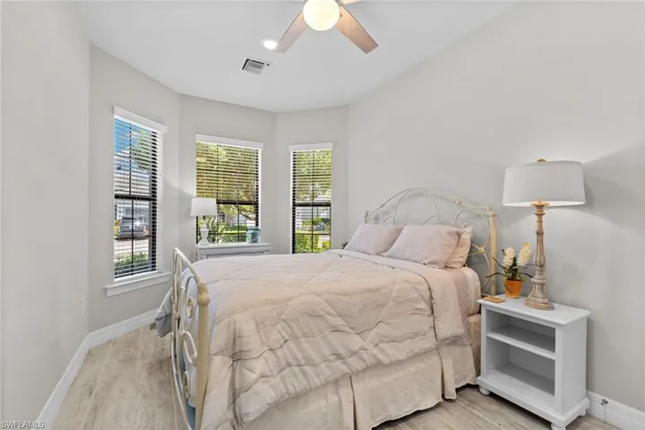 7253 Wilton Dr, Naples, Florida 34109