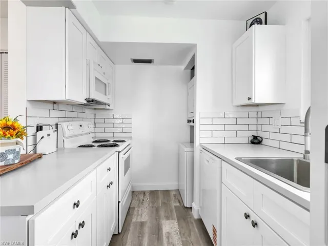 3297 Royal Canadian Trce 1, Fort Myers, Florida 33907
