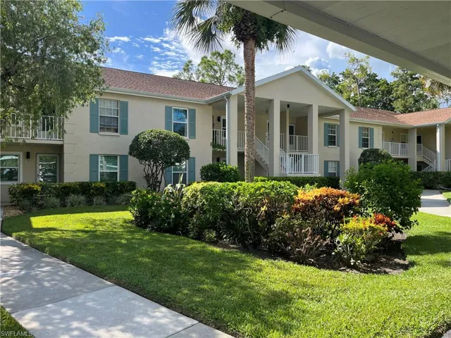 1708 Kings Lake Blvd 204, Naples, Florida 34112