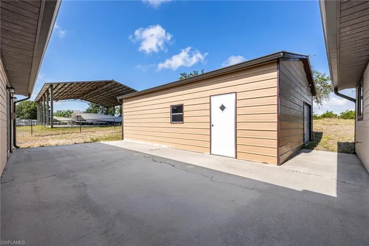 550  Caloosa Estates  DR, Labelle, FL 33935