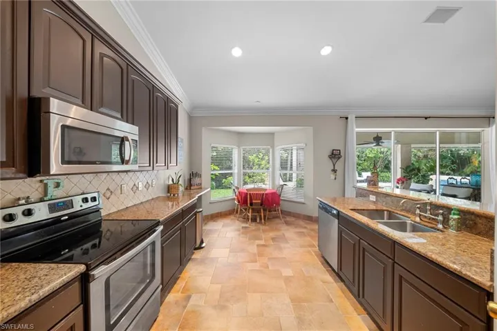 3638 Zion Park Ct, Naples, Florida 34116