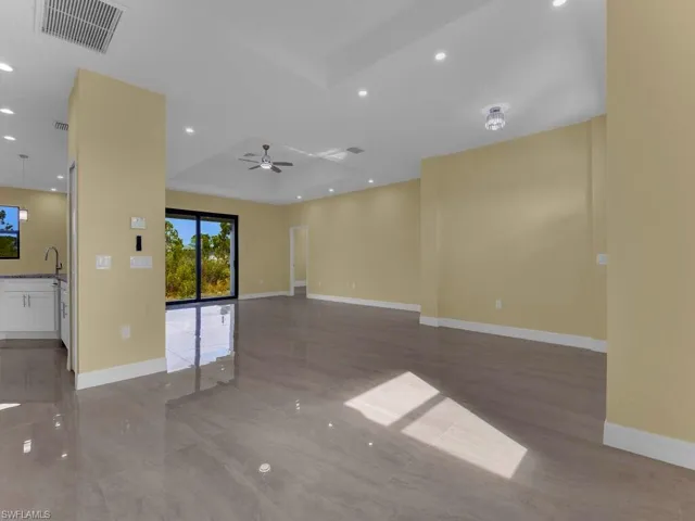 637 Cardinal St E, Lehigh Acres, Florida 33974