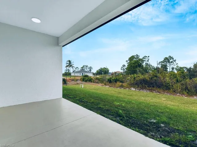 637 Cardinal St E, Lehigh Acres, Florida 33974