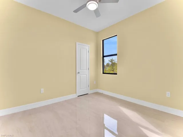 637 Cardinal St E, Lehigh Acres, Florida 33974