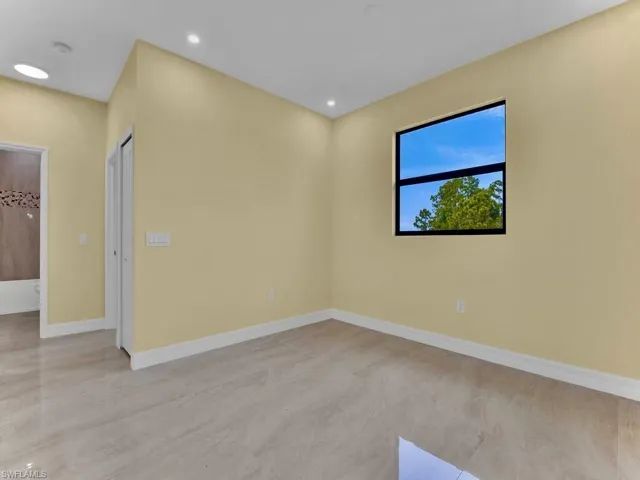 637 Cardinal St E, Lehigh Acres, Florida 33974