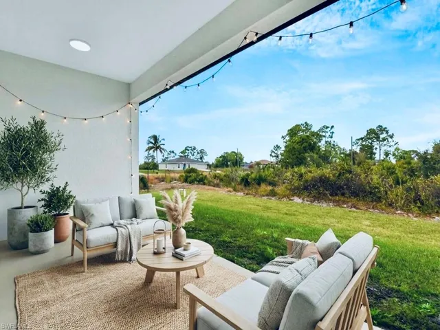637 Cardinal St E, Lehigh Acres, Florida 33974