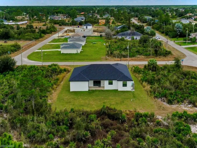 637 Cardinal St E, Lehigh Acres, Florida 33974