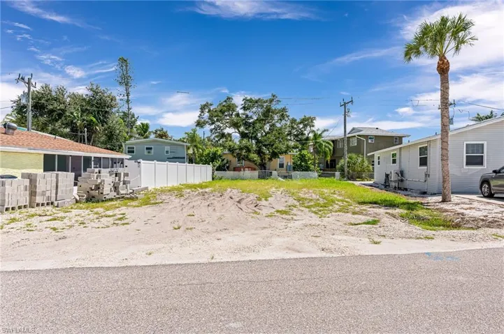 210 Fairweather Ln, Fort Myers Beach, Florida 33931