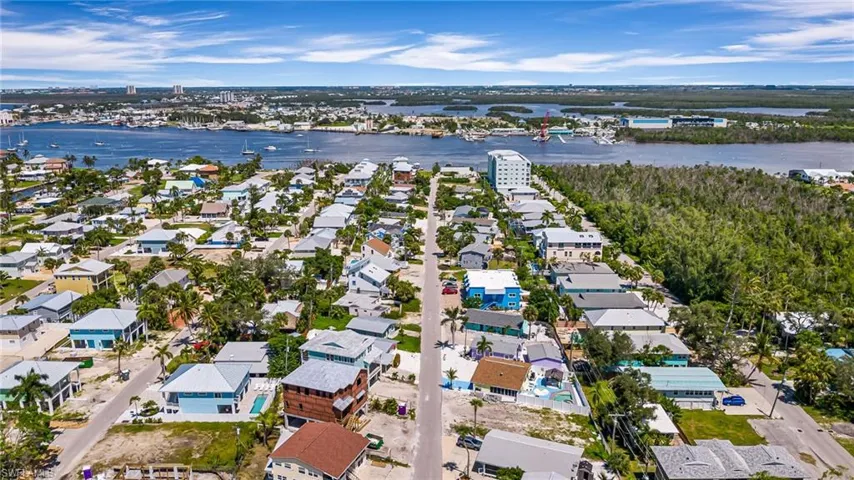 210 Fairweather Ln, Fort Myers Beach, Florida 33931