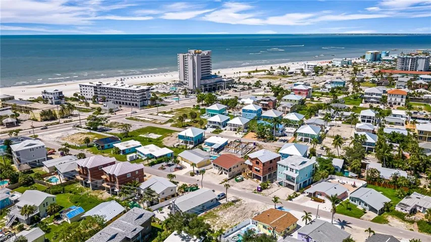 210 Fairweather Ln, Fort Myers Beach, Florida 33931