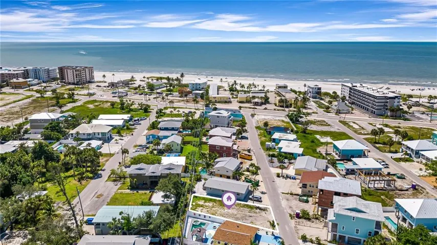 210 Fairweather Ln, Fort Myers Beach, Florida 33931