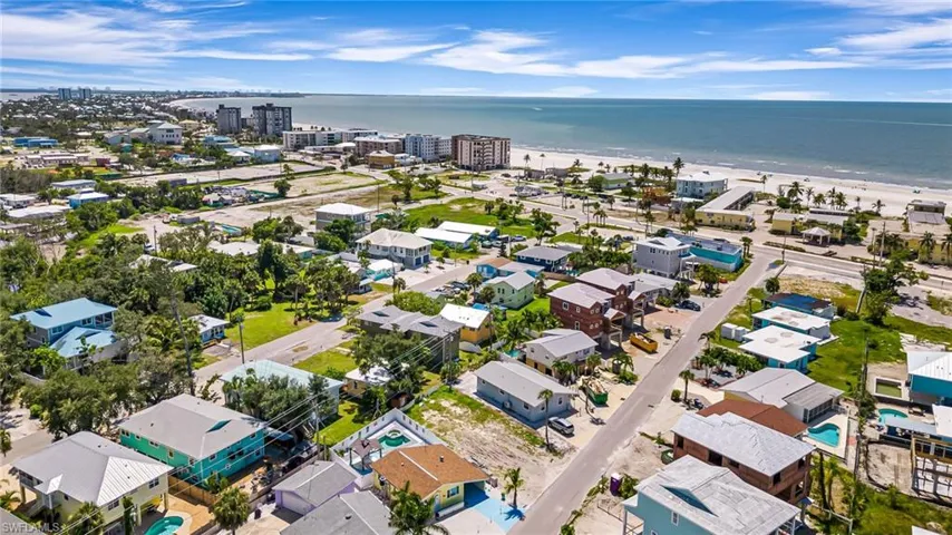 210 Fairweather Ln, Fort Myers Beach, Florida 33931