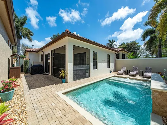 8000  Cordoba  PL, Naples, FL 34113
