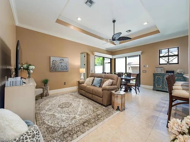 8000  Cordoba  PL, Naples, FL 34113